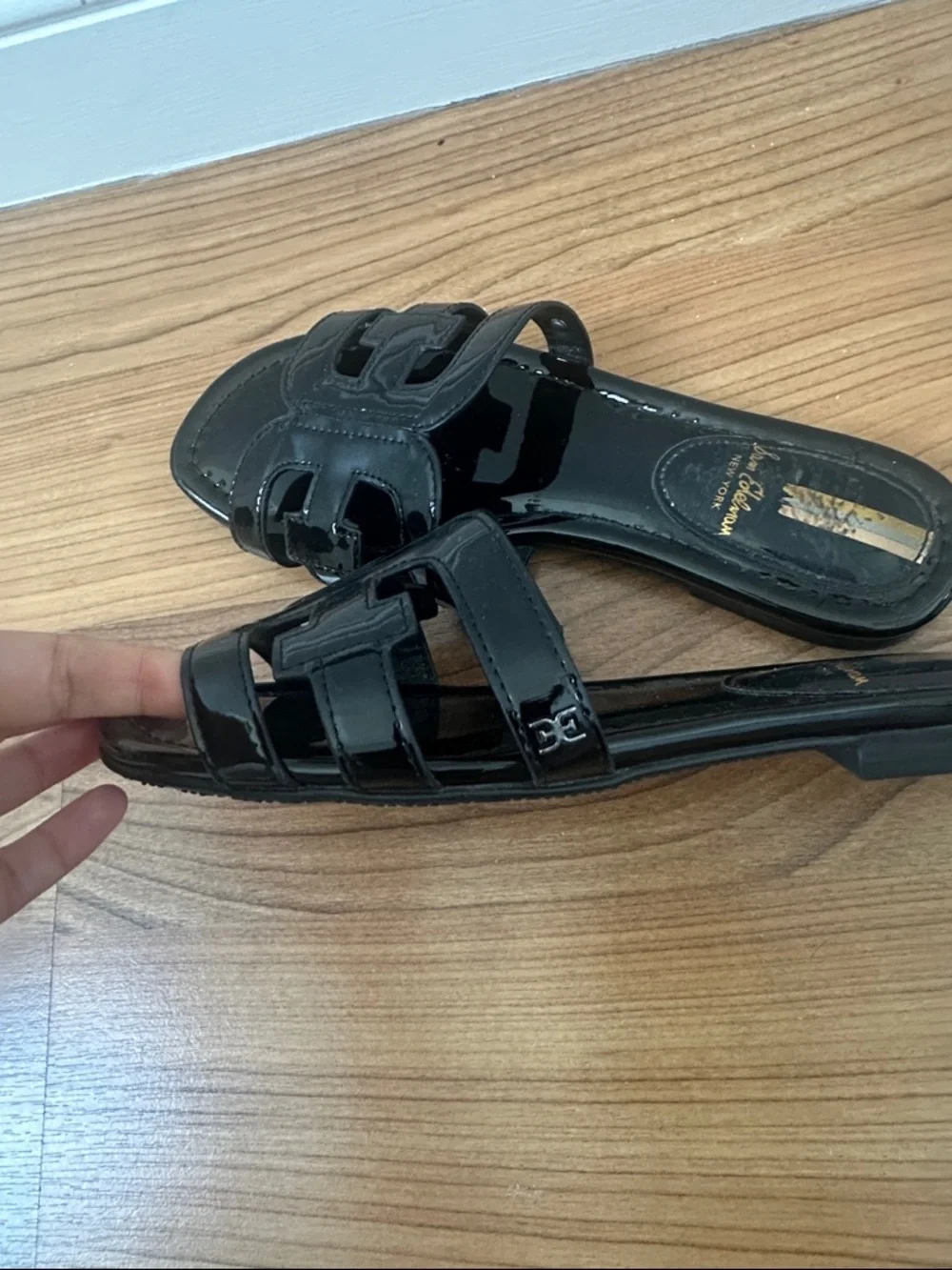 Sam Edelman Bay Cutout Slide Sanda 6.5 - Picture 2 of 7